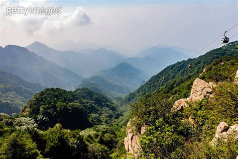 泰山索道下山在哪儿：多重视角下的探险体验